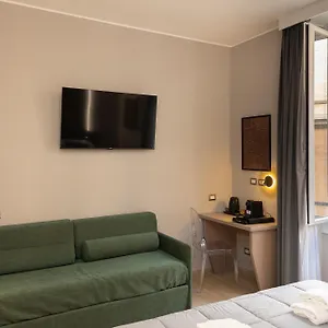 https://iron-luxury-rooms.it-romehotels.com